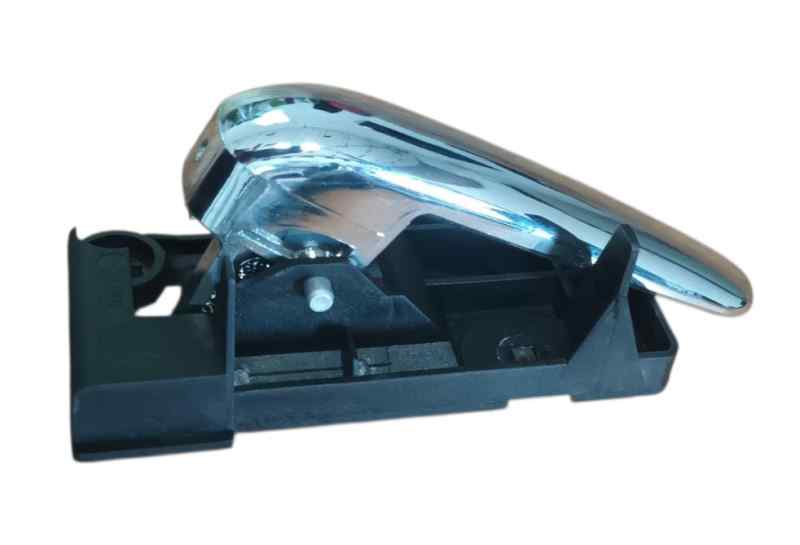 MANETA INTERIOR DELANTERA IZQUIERDA