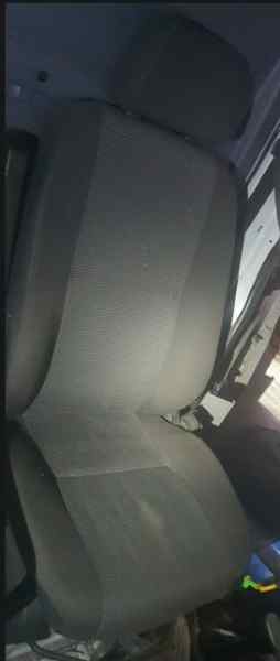 ASIENTO DELANTERO IZQUIERDO