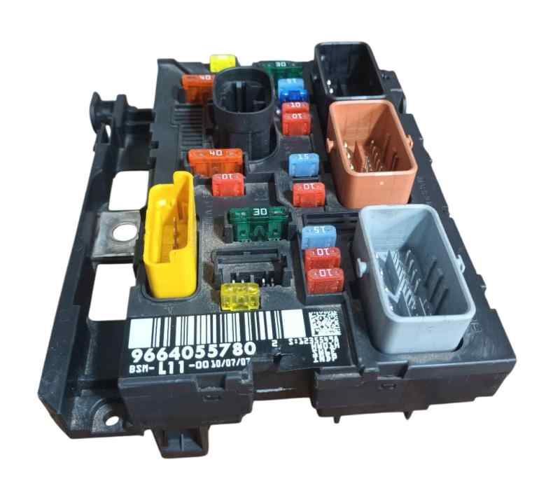 CAJA RELES  FUSIBLES