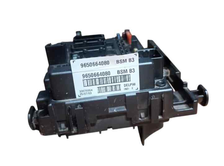 CAJA RELES  FUSIBLES