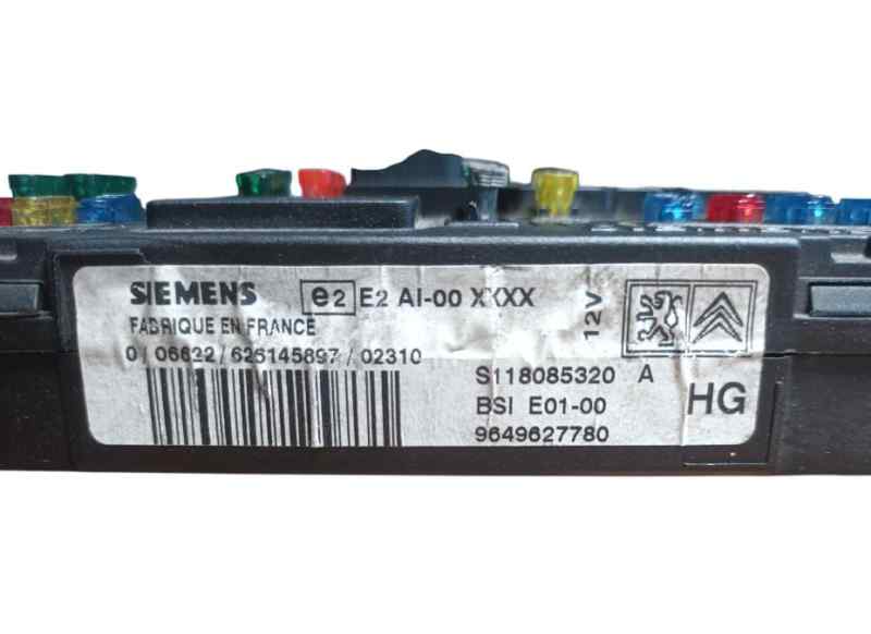 CAJA RELES  FUSIBLES