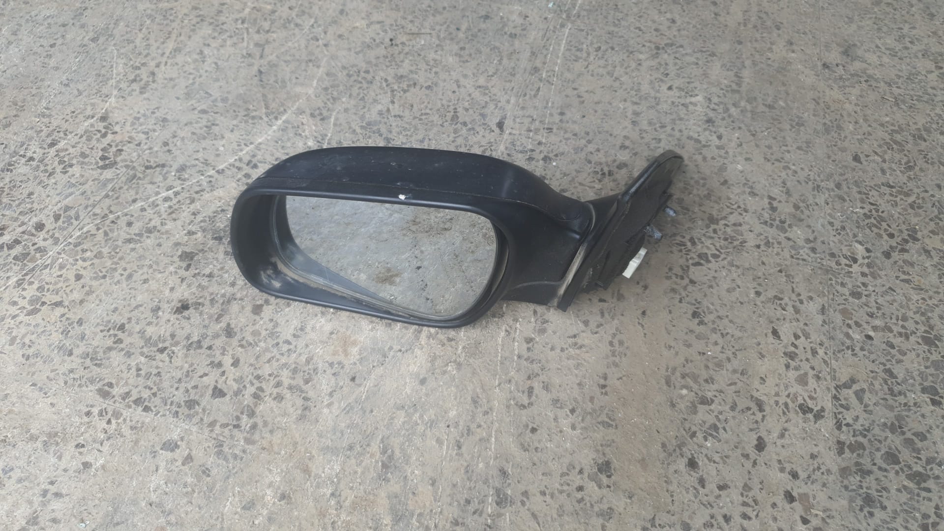 RETROVISOR IZQUIERDO