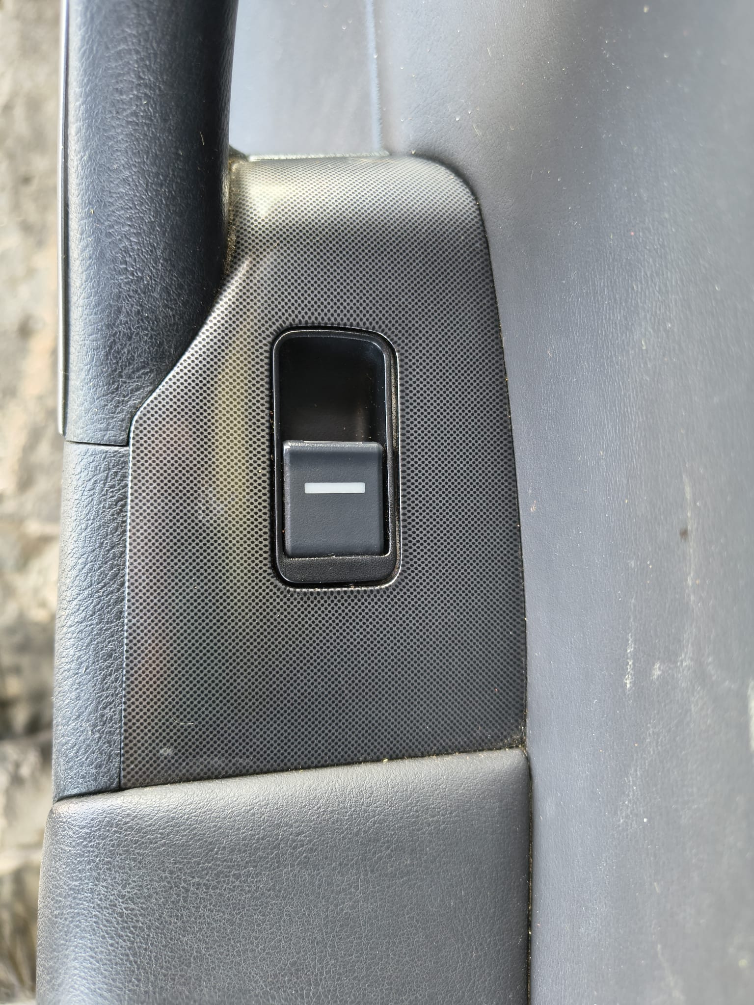 MANDO ELEVALUNAS TRASERO DERECHO HONDA ACCORD BERLINA (CL/CN) foto 2
