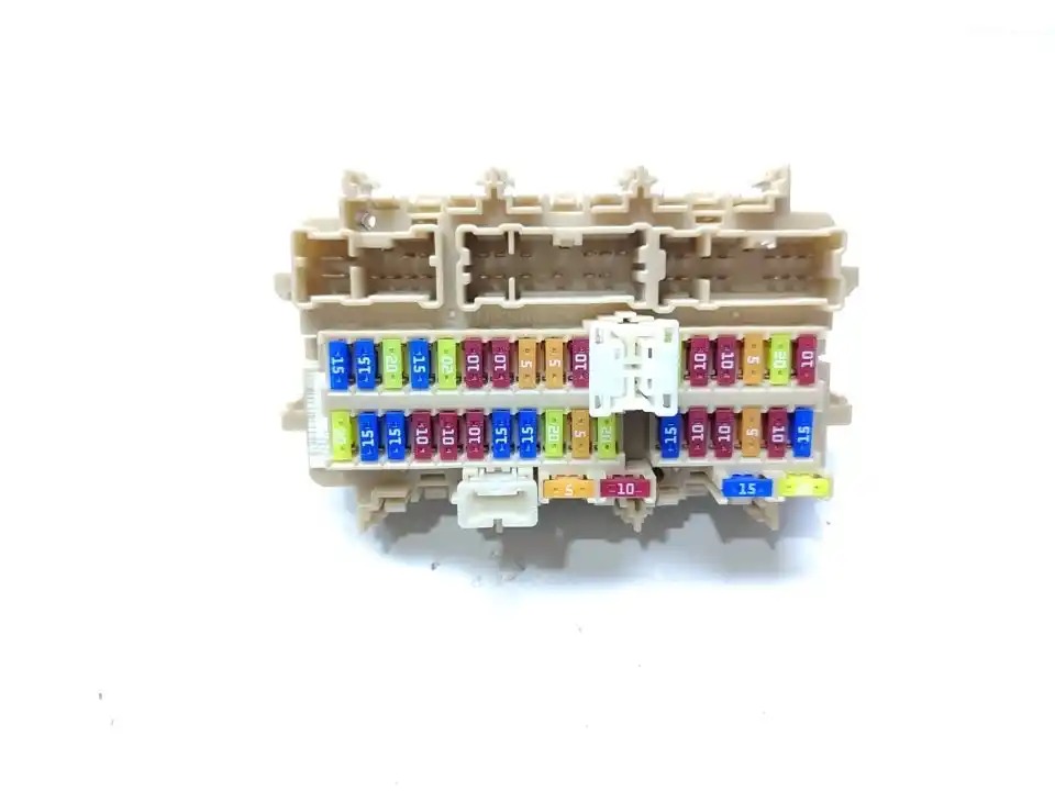 CAJA RELES  FUSIBLES