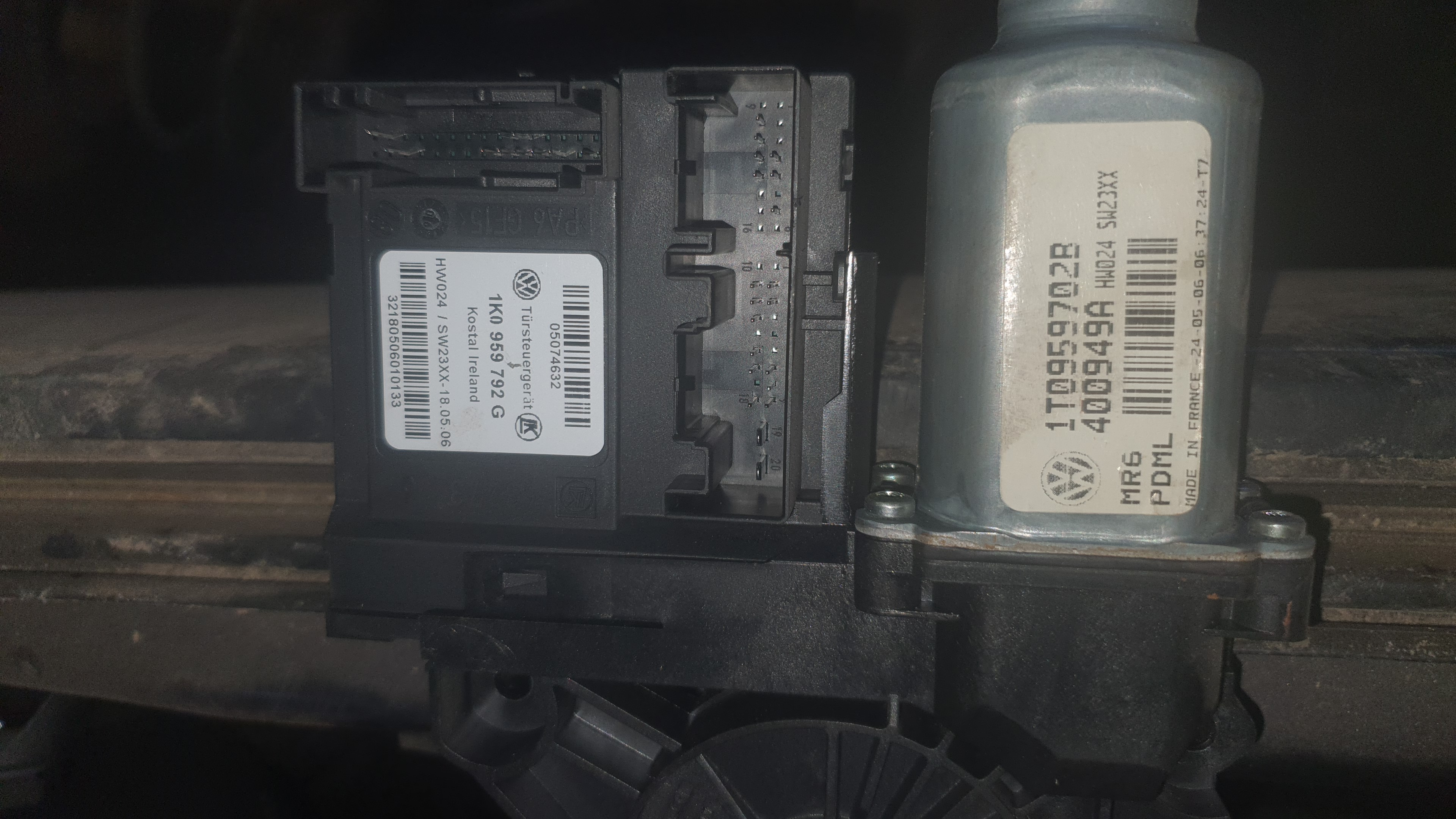 MOTOR ELEVALUNAS DELANTERO DERECHO