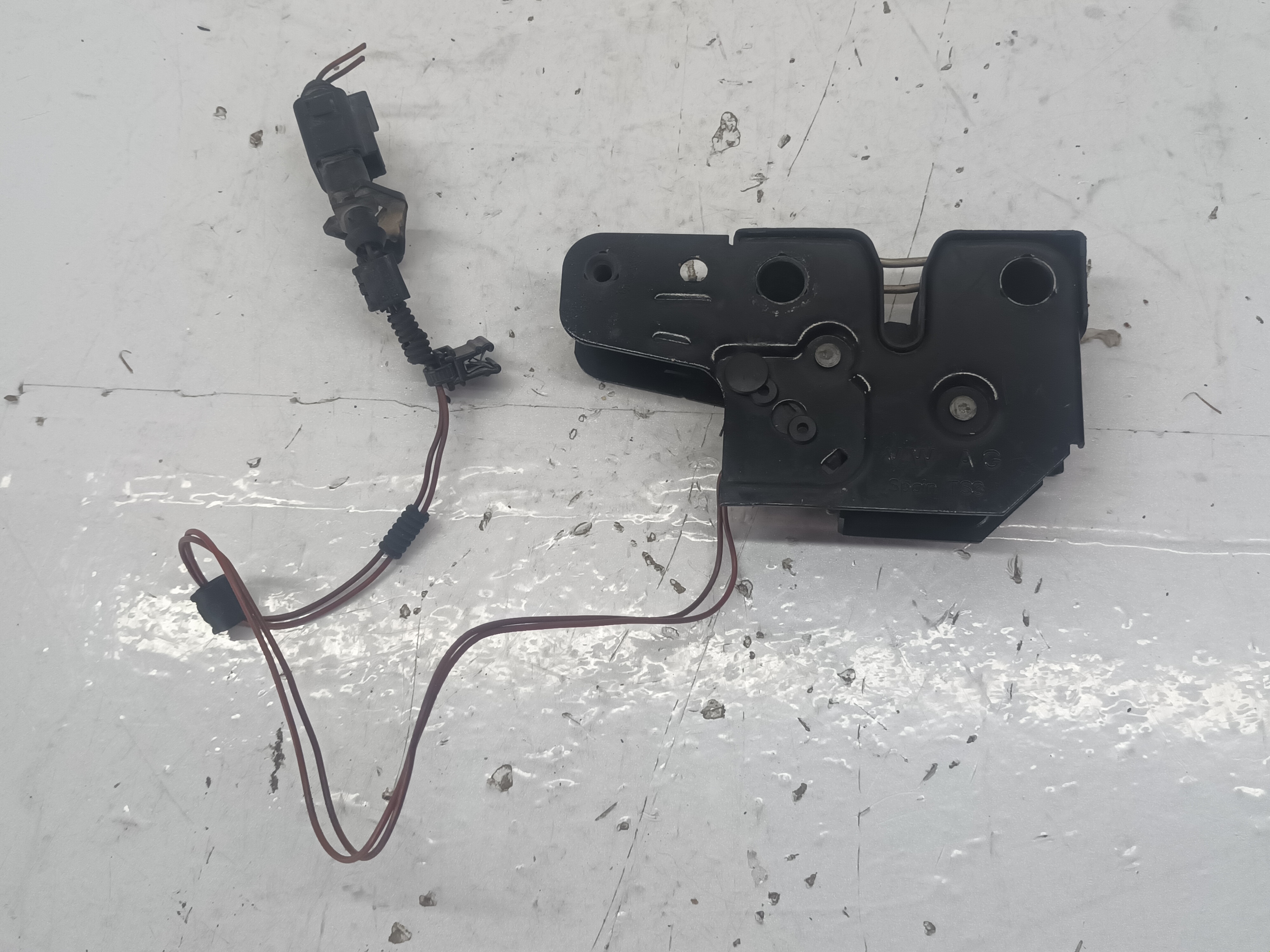 5P18235090 - 5P18235090D CERRADURA CAPOT SEAT ALTEA XL (5P5) 1J0973702 conector