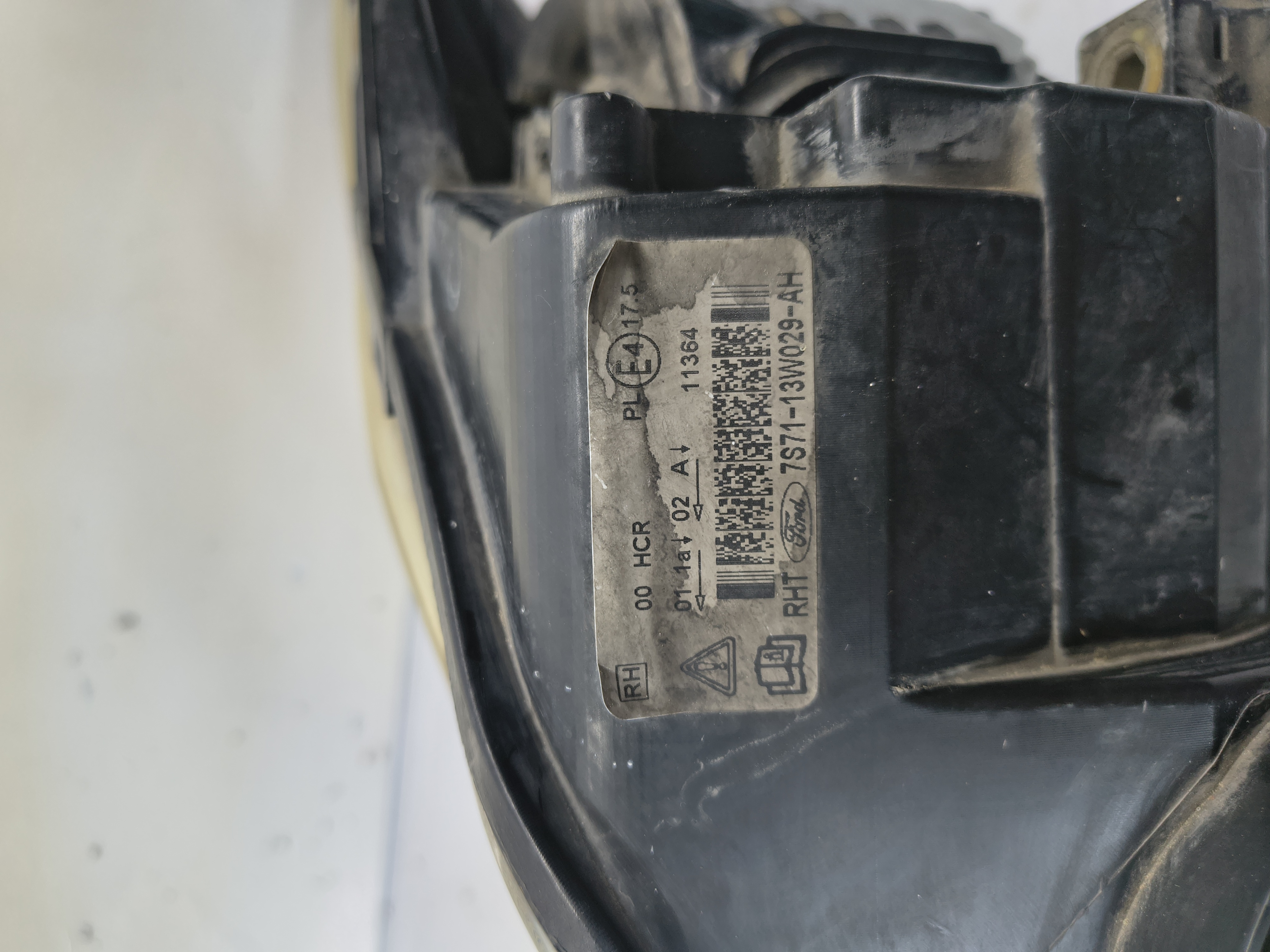 FARO DERECHO FORD MONDEO BER. (CA2) 7S7113K060AB foto 4
