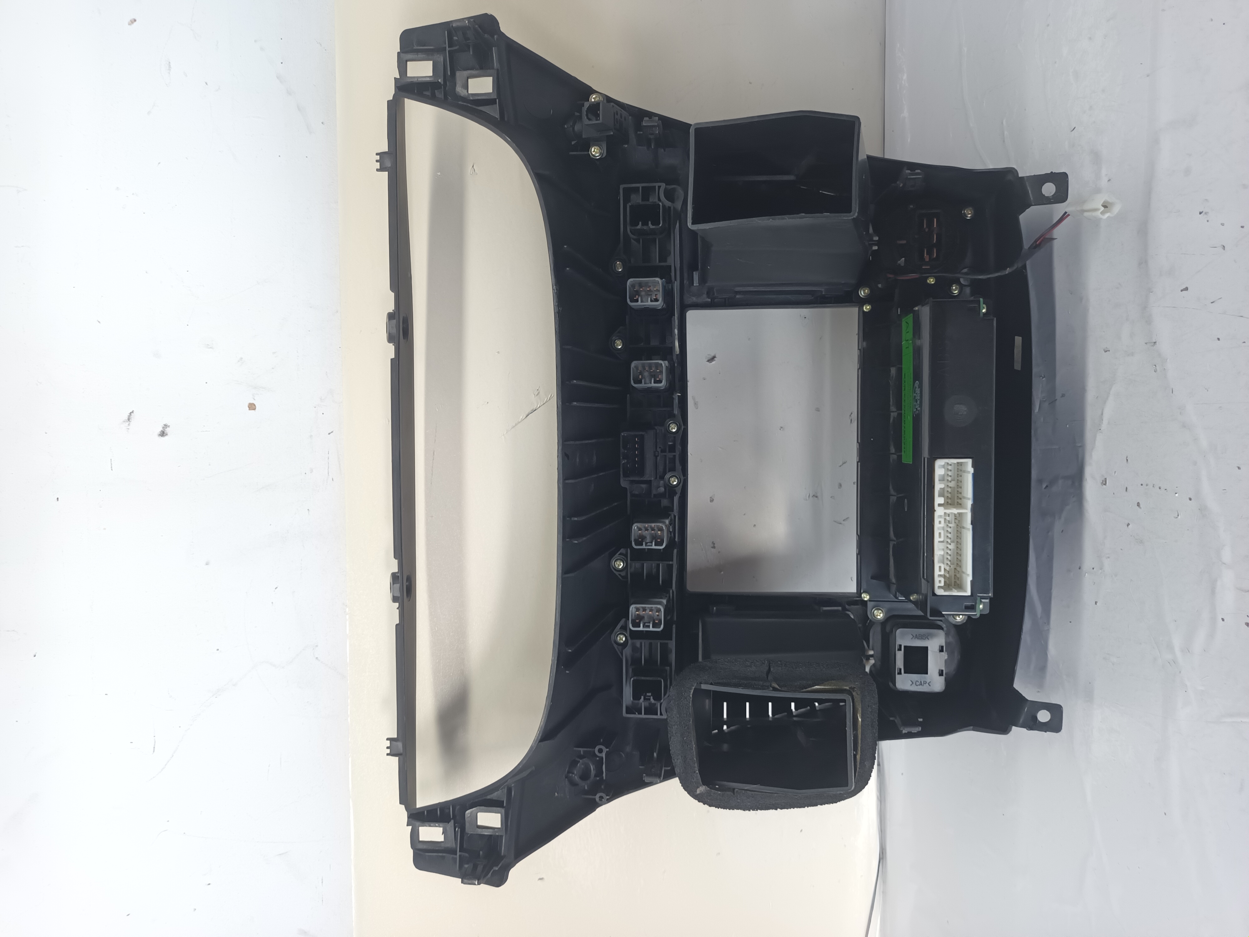 CONSOLA SSANGYONG RODIUS foto 2