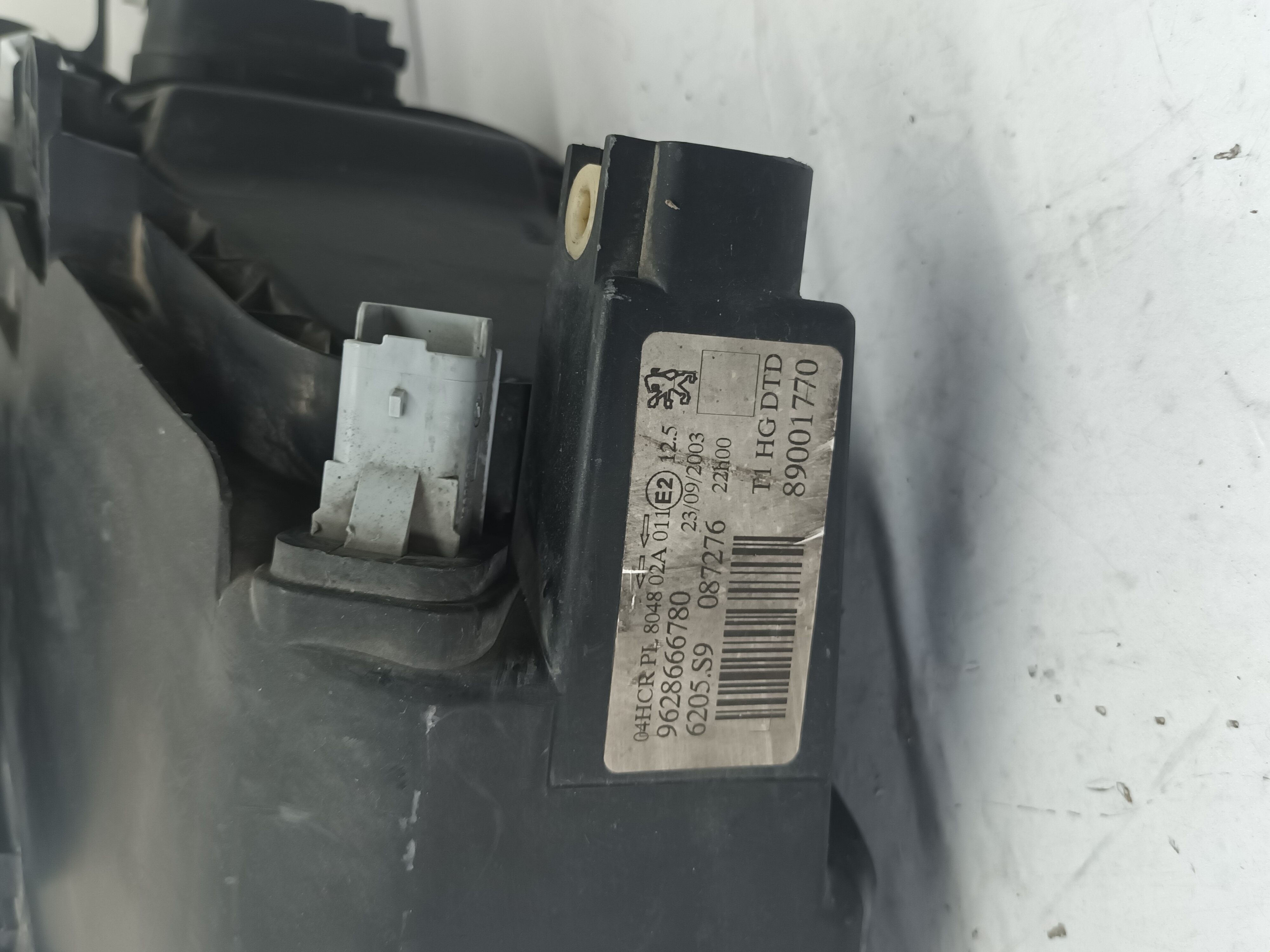FARO DERECHO PEUGEOT 206 BERLINA foto 4