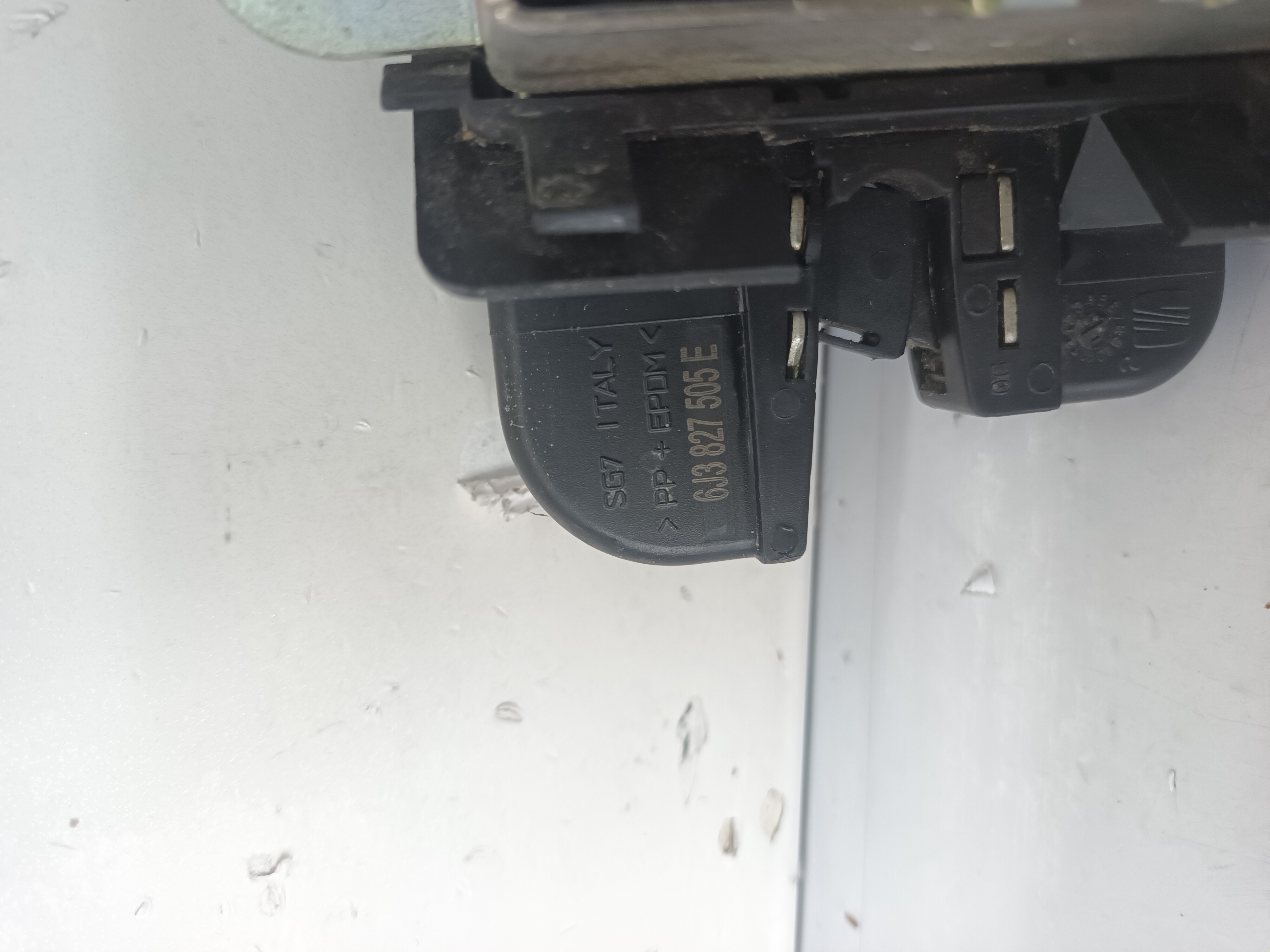 CERRADURA MALETERO PORTON SEAT IBIZA (6J5) foto 4