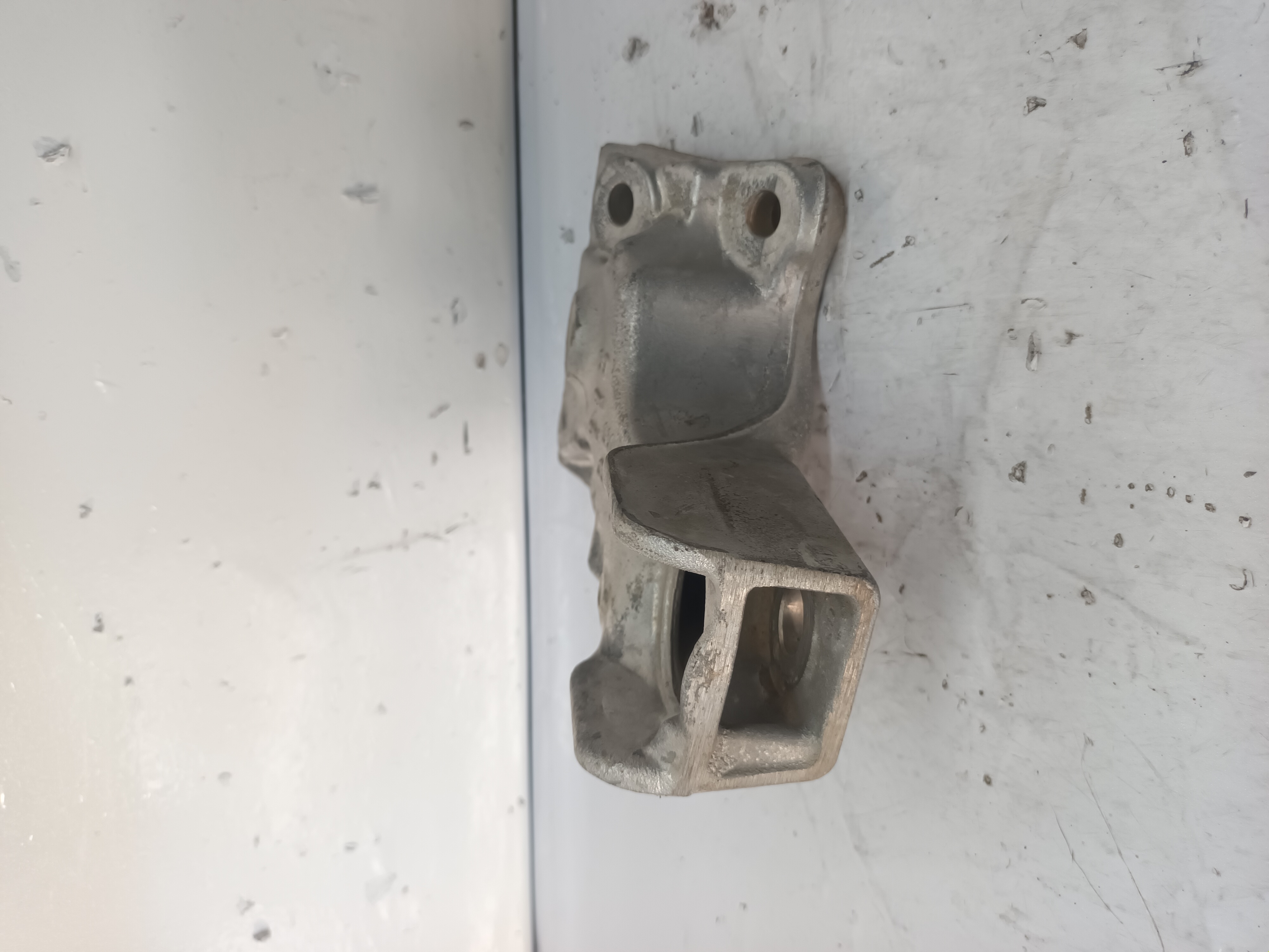 SOPORTE MOTOR DERECHO