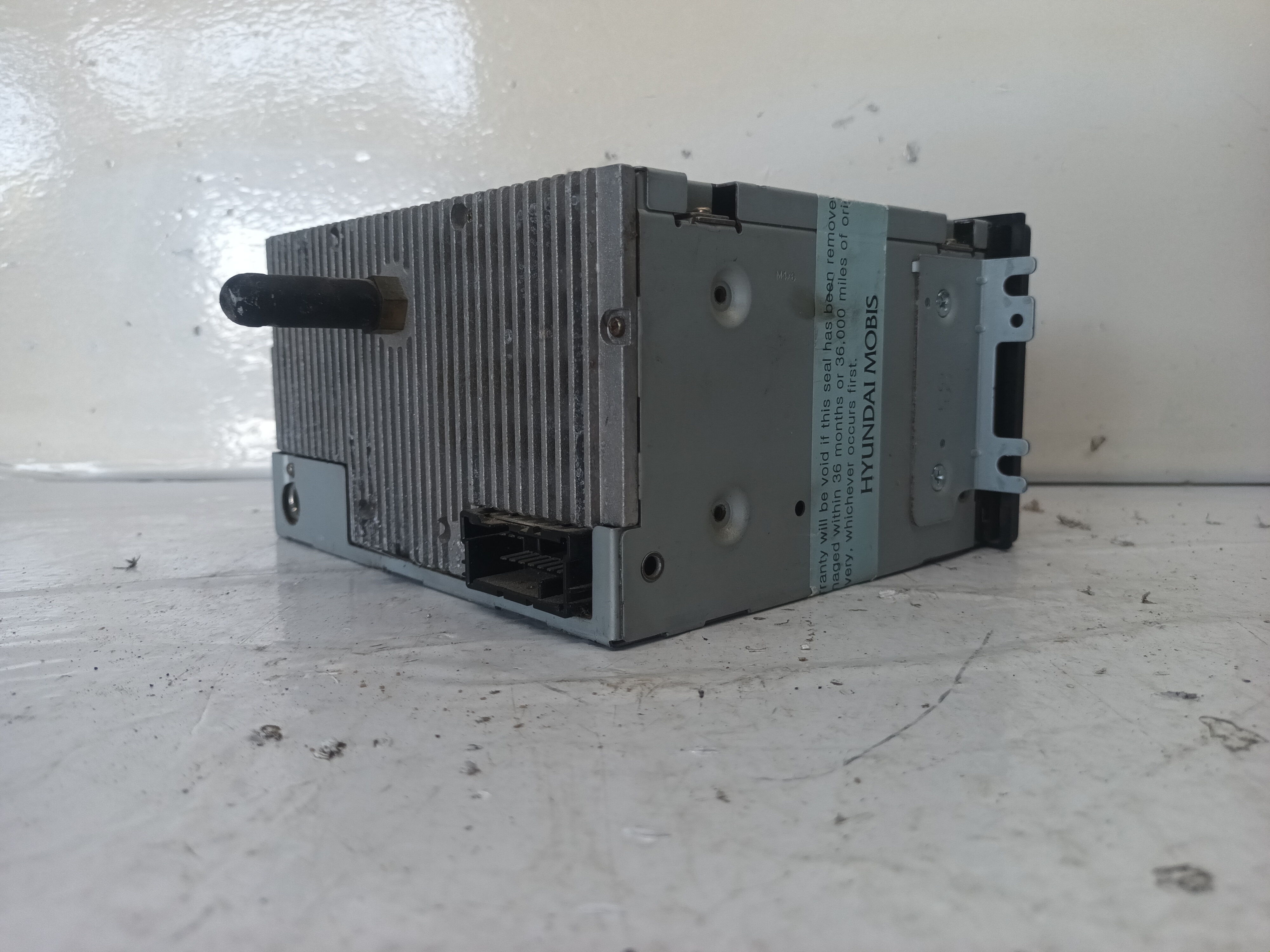 SISTEMA AUDIO  RADIO CD KIA CARNIVAL foto 3