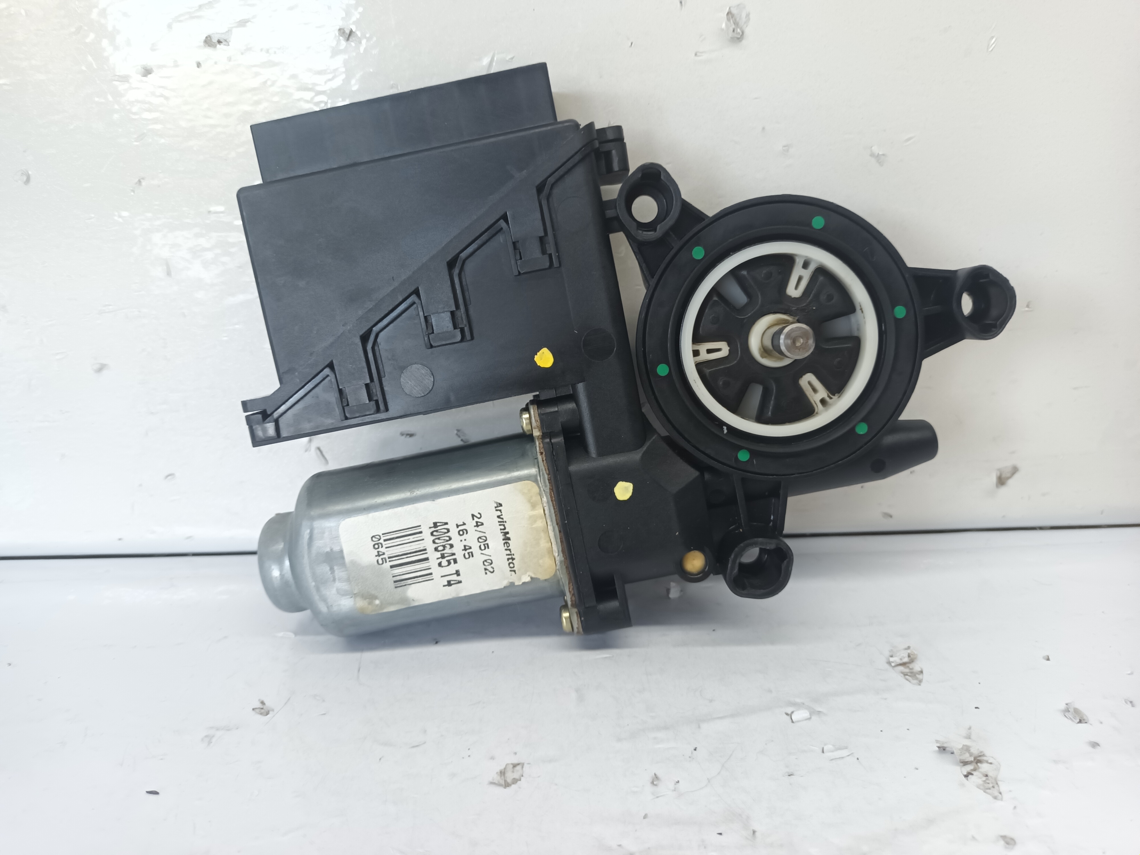 MOTOR ELEVALUNAS DELANTERO IZQUIERDO VOLKSWAGEN POLO (9N3) foto 2