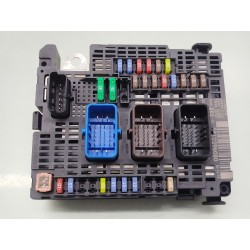 CAJA RELES  FUSIBLES CITROEN C4 BERLINA foto 3